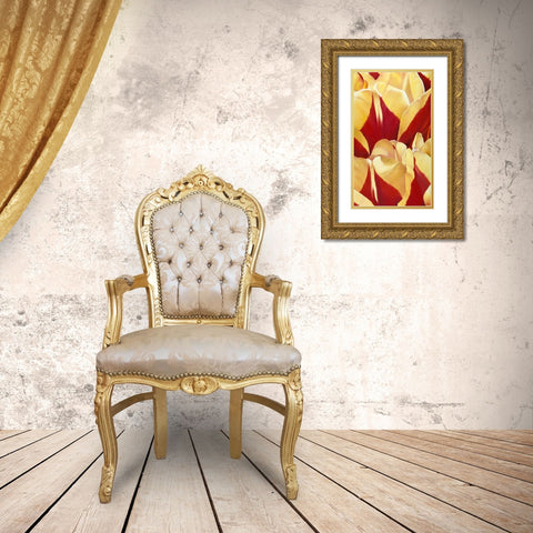 Arti Tulip II Gold Ornate Wood Framed Art Print with Double Matting by Poelstra-Holzhaus, Yvonne