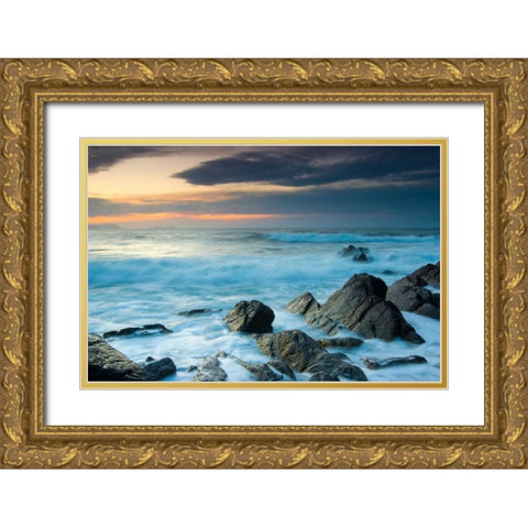 Last brightness Gold Ornate Wood Framed Art Print with Double Matting by Vera, Urtzi