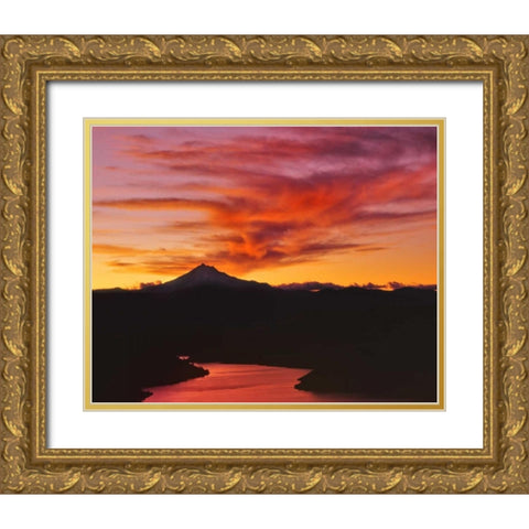 OR, Jefferson Co, Lake Billy Chinook at sunset Gold Ornate Wood Framed Art Print with Double Matting by Terrill, Steve