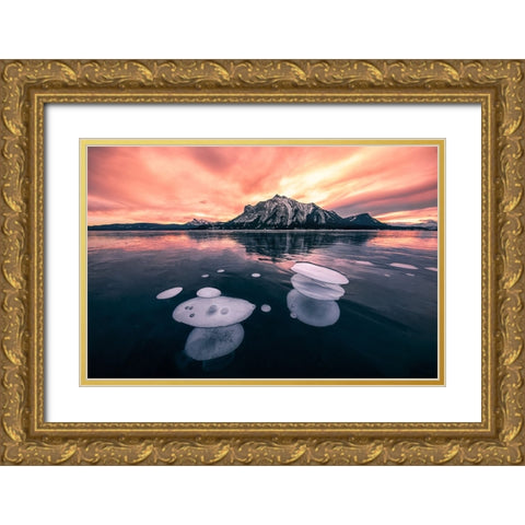 bubble lake Gold Ornate Wood Framed Art Print with Double Matting by Sun, Yimei