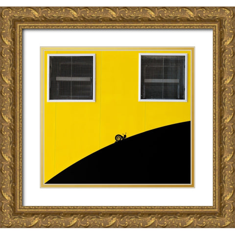 Un Caracol Aventurero Gold Ornate Wood Framed Art Print with Double Matting by Palazon, Paco