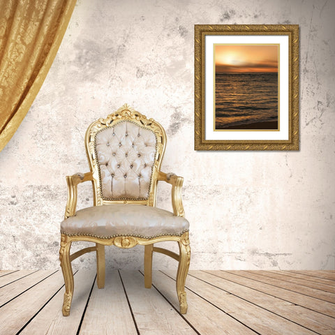 USA, Hawaii, Kauai, sunset Gold Ornate Wood Framed Art Print with Double Matting by Plank, Savanah