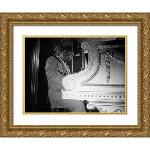 Erroll Garner-New York 1947 Gold Ornate Wood Framed Art Print with Double Matting by Gottlieb, William