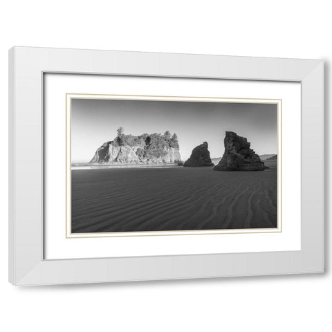 Ruby Beach Morning II BW White Modern Wood Framed Art Print with Double Matting by Hellmann, Stan