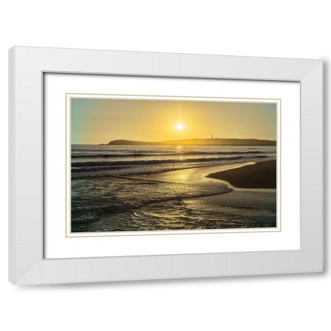 Beach Sun White Modern Wood Framed Art Print with Double Matting by Villa, Mlli