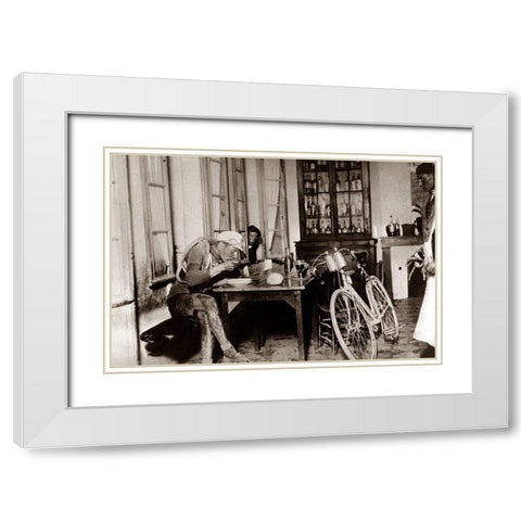Lunch Time White Modern Wood Framed Art Print with Double Matting by E Sports Presse
