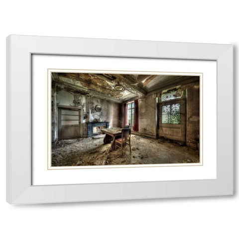 Chateau de vivre I  White Modern Wood Framed Art Print with Double Matting by Sneeuw, Ivo