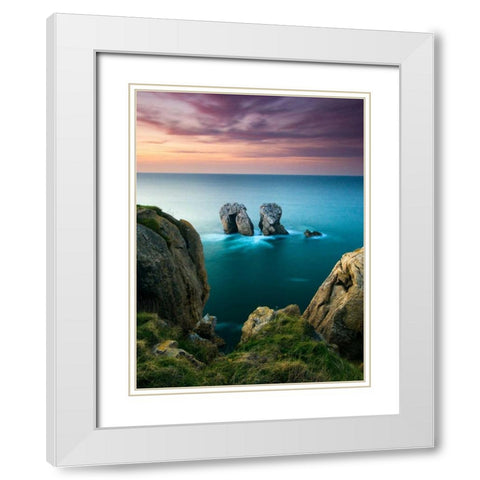 Starfish White Modern Wood Framed Art Print with Double Matting by Vera, Urtzi