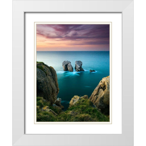 Starfish White Modern Wood Framed Art Print with Double Matting by Vera, Urtzi