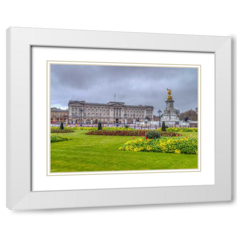 Buckingham Palace and St James Park, London White Modern Wood Framed Art Print with Double Matting by Frank, Assaf