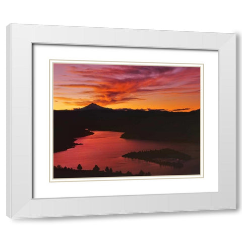 OR, Jefferson Co, Lake Billy Chinook at sunset White Modern Wood Framed Art Print with Double Matting by Terrill, Steve