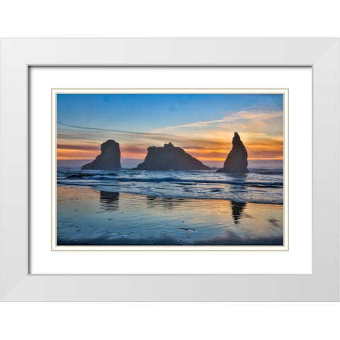 Usa-Oregon-Bandon Bandon Beach-Sunset at the Beach White Modern Wood Framed Art Print with Double Matting by Looney, Hollice