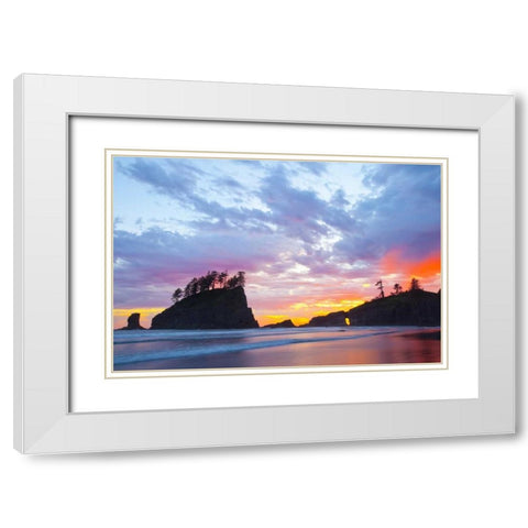 Washington, Olympic NP Second Beach at sunset White Modern Wood Framed Art Print with Double Matting by Delisle, Gilles