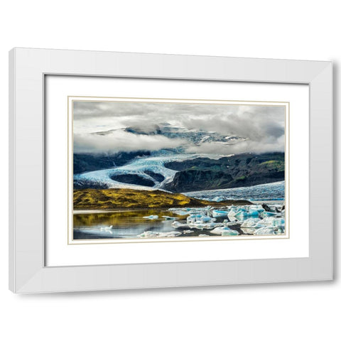 Japkulsairlaandsup3;N White Modern Wood Framed Art Print with Double Matting by Cerovsek, Drago