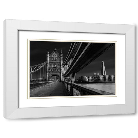 London Skyline White Modern Wood Framed Art Print with Double Matting by El Assy, Nader