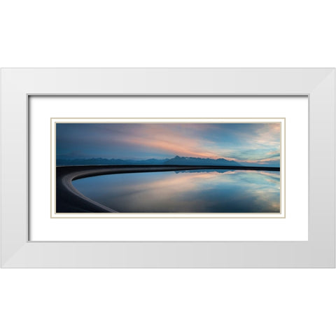 In A Round Mirror White Modern Wood Framed Art Print with Double Matting by Svoboda MQEP, Peter