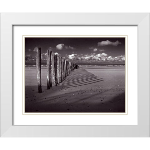 Jouer avec les allumettes White Modern Wood Framed Art Print with Double Matting by de Lattre, Pascal