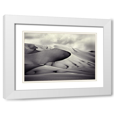 Pinza de Arakao Desierto del TenerA White Modern Wood Framed Art Print with Double Matting by Vilches, Manuel