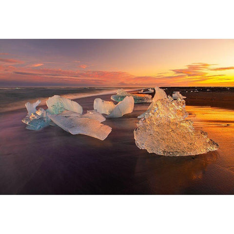 Diamond Beach on the southeast coast of Iceland Black Modern Wood Framed Art Print by Steve Mohlenkamp