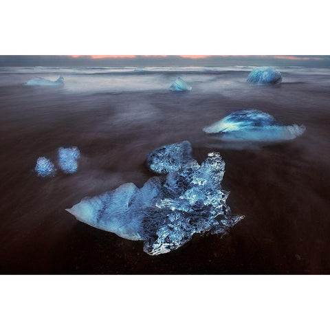 Diamond Beach on the southeast coast of Iceland Black Modern Wood Framed Art Print by Steve Mohlenkamp