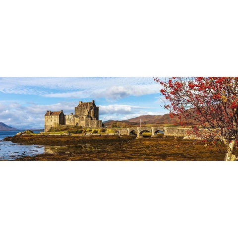 Eilean Donan Castle Isle of Skye-Scotland Black Modern Wood Framed Art Print by Norring, Tom