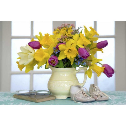 Spring flower bouquet in vase Black Modern Wood Framed Art Print by Paulson, Don