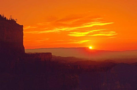 UT, Bryce Canyon, Agua Canyon Sunrise on hoodoos Black Ornate Wood Framed Art Print with Double Matting by Welling, Dave