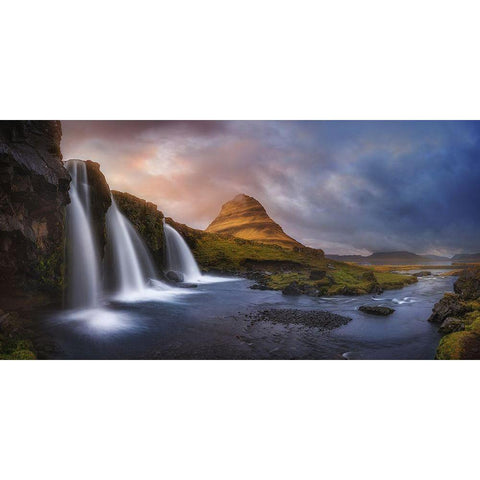 Kirkjufell Black Modern Wood Framed Art Print by Angel Martin, Miguel