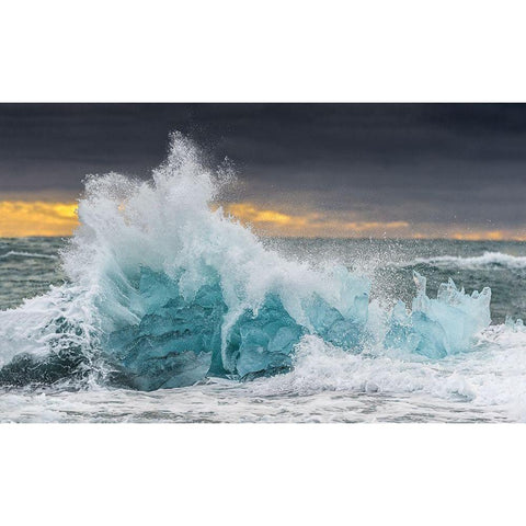 Icy Wave White Modern Wood Framed Art Print by Pelissier, Marc