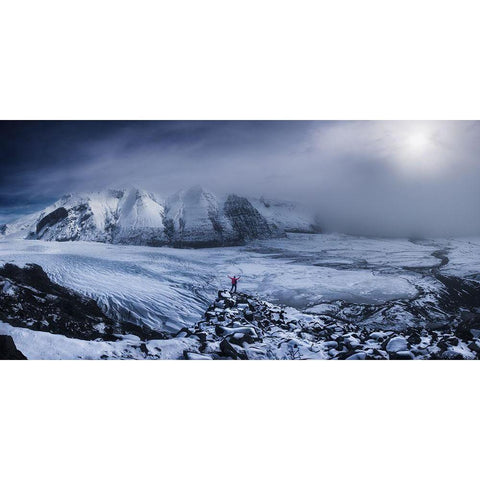 Wanderer Black Modern Wood Framed Art Print by F. Turienzo, Carlos