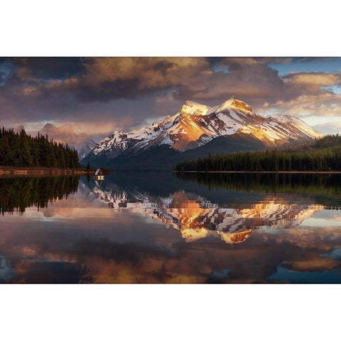 Maligne Black Modern Wood Framed Art Print by Pablo De, Juan