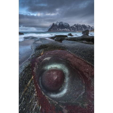 Ojo Gold Ornate Wood Framed Art Print with Double Matting by Gonzalez, Carlos