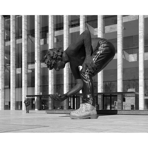 De Reus-En De Menselijke Maat Black Modern Wood Framed Art Print by Agterhof, Piet