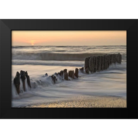 Am Meer Black Modern Wood Framed Art Print by Rossmeissl, Gerhard
