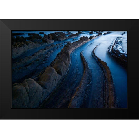 In search of light Black Modern Wood Framed Art Print by Vera, Urtzi