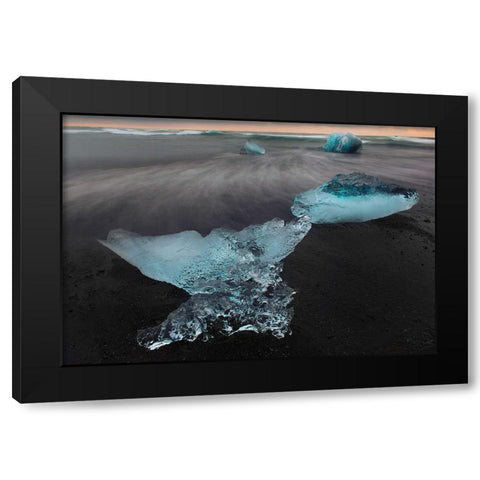 Diamond Beach on the southeast coast of Iceland Black Modern Wood Framed Art Print by Steve Mohlenkamp