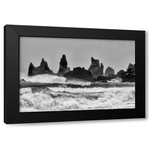 Stormy Beach Black Modern Wood Framed Art Print by Forns, Alfred