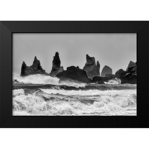 Stormy Beach Black Modern Wood Framed Art Print by Forns, Alfred