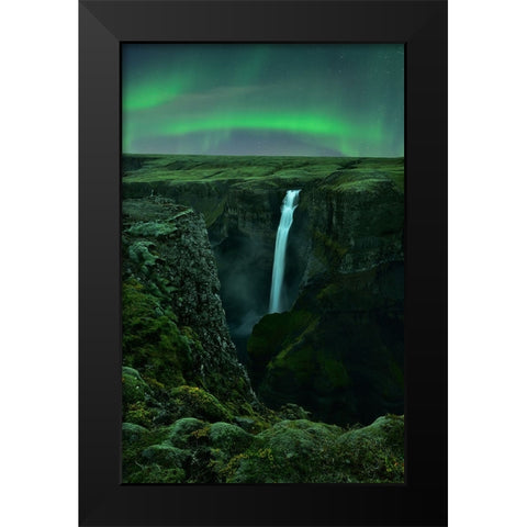 Green Night Black Modern Wood Framed Art Print by Xu, Mei