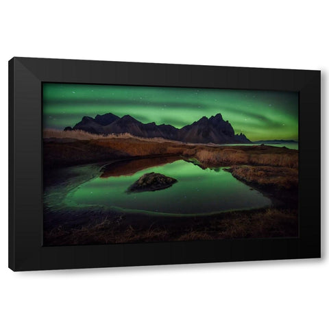 Mirror In The Sand Black Modern Wood Framed Art Print by Svoboda MQEP, Peter