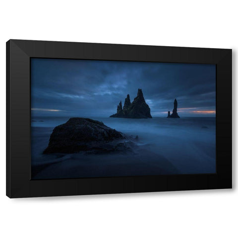 Reynisdrangar 2 Black Modern Wood Framed Art Print by Pablo De, Juan