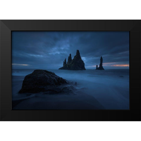 Reynisdrangar 2 Black Modern Wood Framed Art Print by Pablo De, Juan