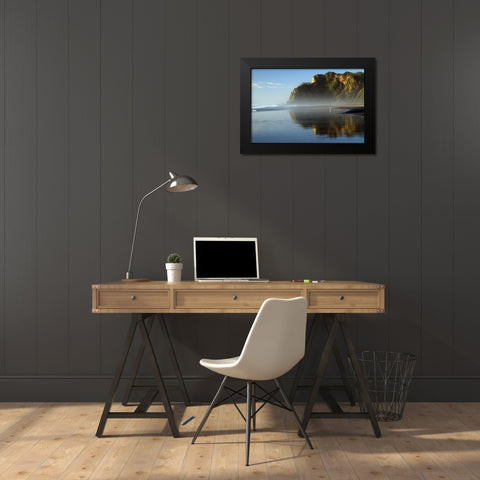 Runner Black Modern Wood Framed Art Print by Keca, Dragan