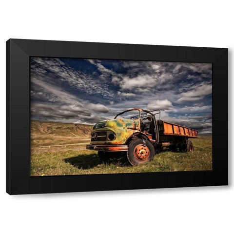 Z 466 Black Modern Wood Framed Art Print with Double Matting by H. Ingibergsson, Torsteinn