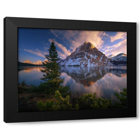 Atardecer En Bow Lake. Black Modern Wood Framed Art Print by Pablo De, Juan