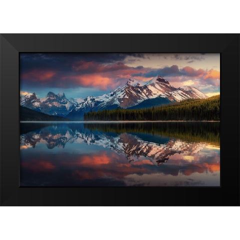 Maligne Color. Black Modern Wood Framed Art Print by Pablo De, Juan