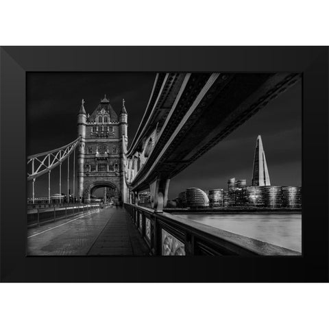 London Skyline Black Modern Wood Framed Art Print by El Assy, Nader