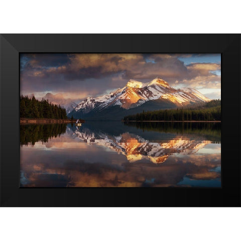 Maligne Black Modern Wood Framed Art Print by Pablo De, Juan