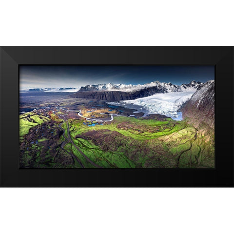 Skaftafell Black Modern Wood Framed Art Print by Nienartowicz, Karol