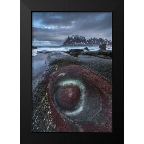 Ojo Black Modern Wood Framed Art Print by Gonzalez, Carlos